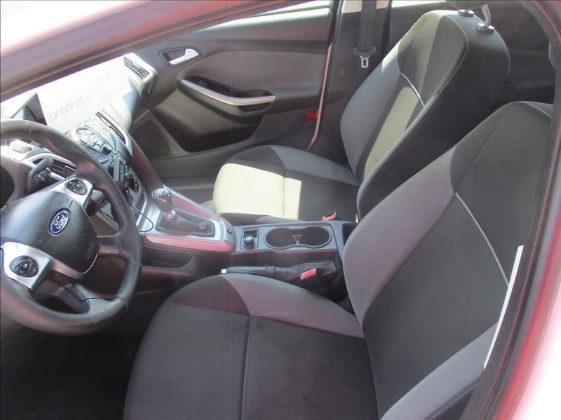 Ford Focus 1,6 TDCi, klima,serv.kniha,CZ, - fotka 13 z 29