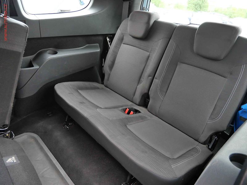 Dacia Lodgy (2014) 1.2 i, ČR, AC, TZ, park.asist - fotka 11 z 21