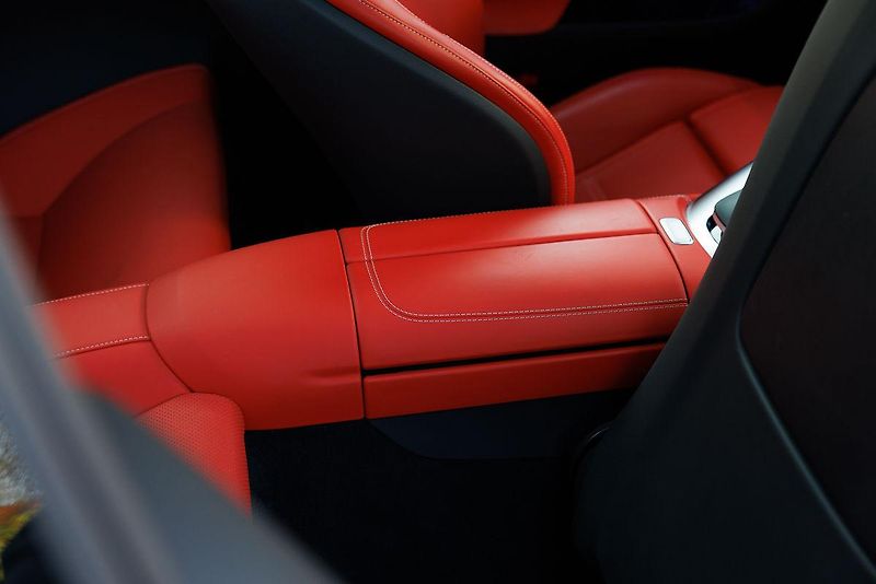 Mercedes-Benz AMG GT (2024) Coupe 63 V8 Biturbo 4Matic+  - fotka 45 z 45