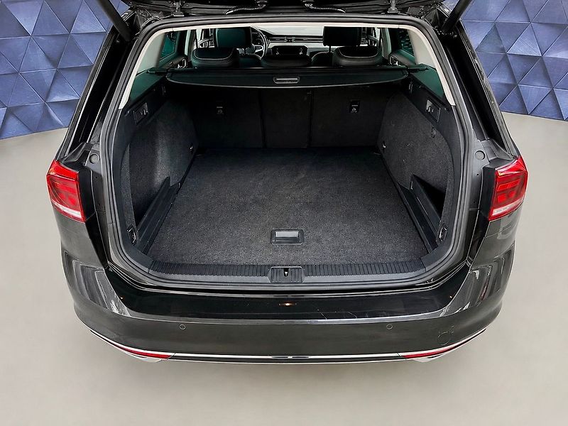 Volkswagen Passat 2.0TDI 147KW DSG 4M ELEGANCE, - fotka 26 z 27
