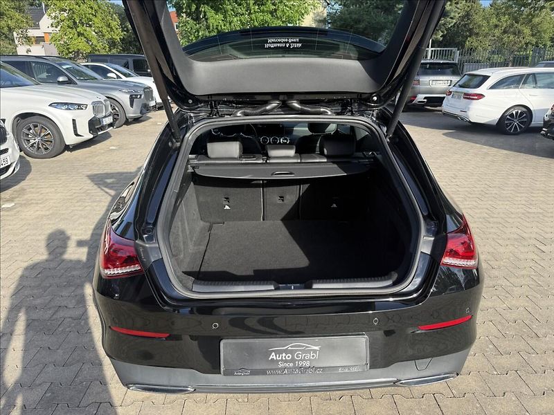 Mercedes-Benz CLA 180d - fotka 22 z 23