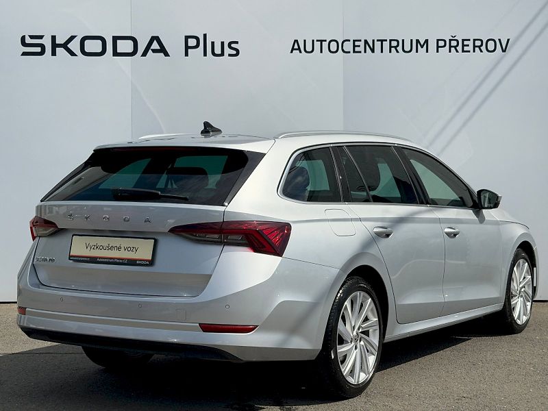 Škoda Octavia (2023) 2.0 TDI 110kW DSG Style - fotka 2 z 35