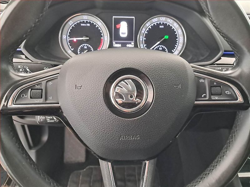 Škoda Superb (2016) Laurin&Klement 2.0 TDI 4x4 - fotka 18 z 18