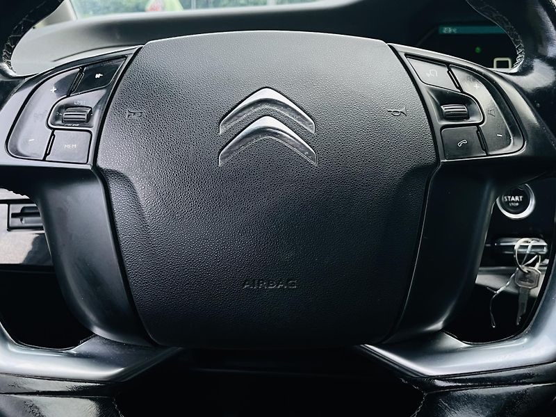 Citroën Grand C4 Picasso 2.0HDi MAN 7MÍST SERVISKA TAŽN - fotka 34 z 47