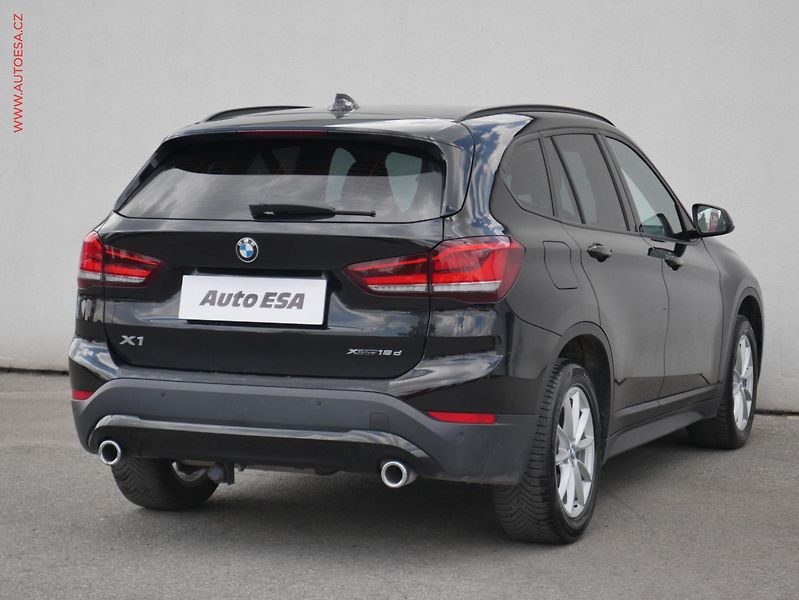 BMW X1 (2020) 2.0D 2.0 xDrive18d, ČR, AT - fotka 4 z 17
