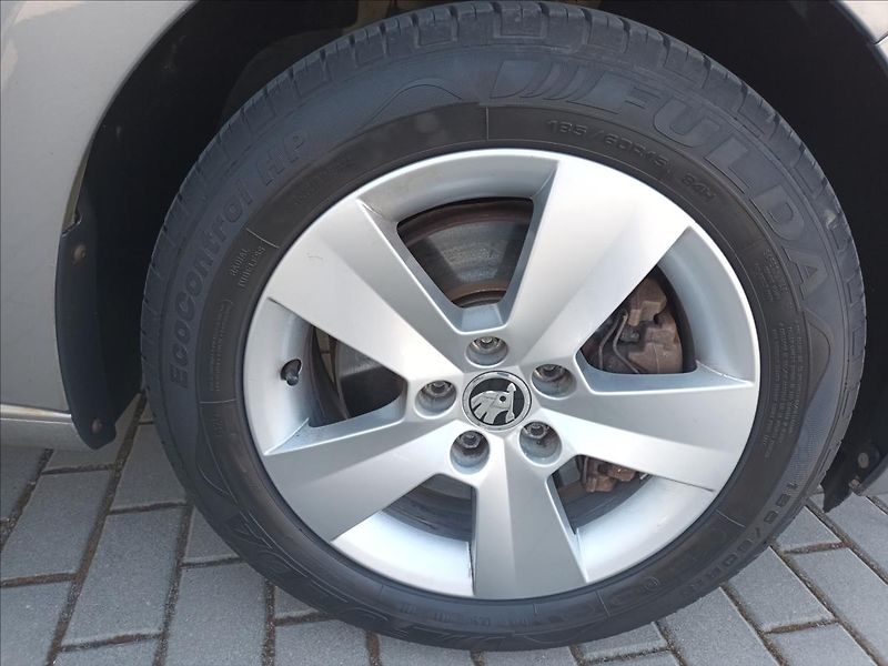 Škoda Rapid 1,2 TSI,81KW,KLIMA,PARKING, - fotka 24 z 39