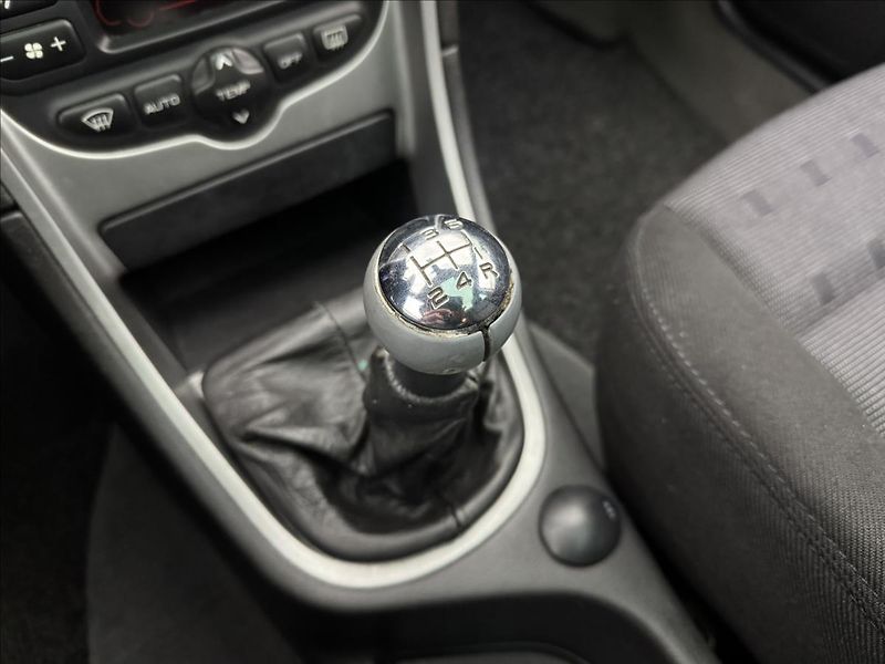 Peugeot 307 2,0 HDi 79kW KLIMA ALU TAŽNÉ - fotka 14 z 22
