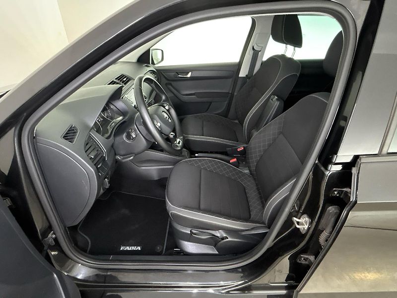 Škoda Fabia Ambition - fotka 7 z 29