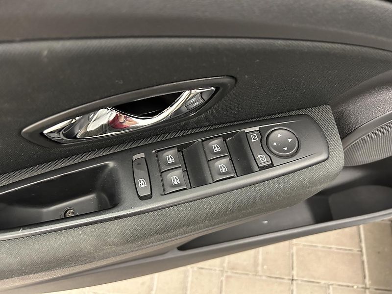 Renault Mégane 1.5 DCi Energy - fotka 8 z 22