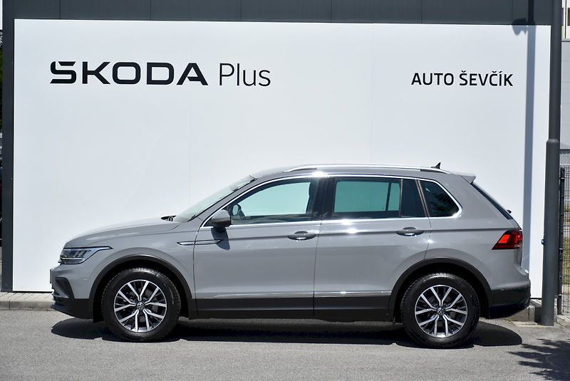 Volkswagen Tiguan (2020) LIFE 1.5 TSI 110 KW 7DSG - fotka 12 z 33