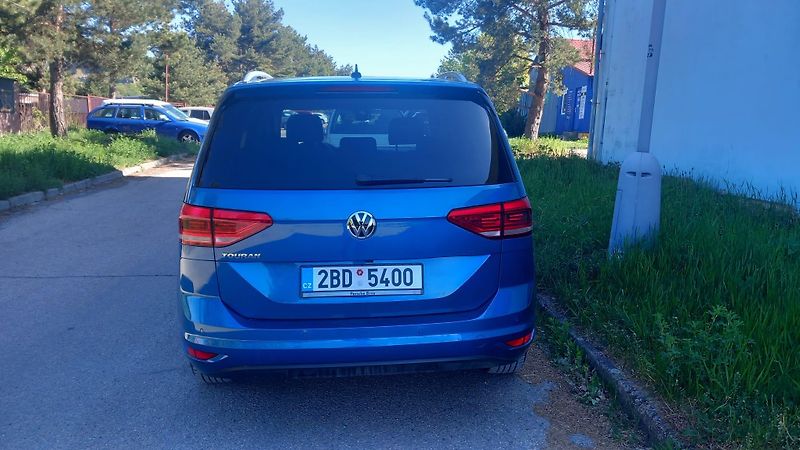 Volkswagen Touran 1.5 TSI, ČR, DSG - fotka 6 z 22