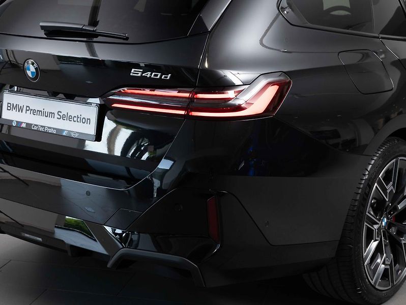 BMW Řada 5 540d xDrive Touring - fotka 9 z 20