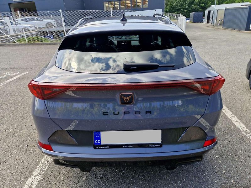 Cupra Formentor 1,5 TSi/110kW - DSG,LED,Navi,. - fotka 5 z 11