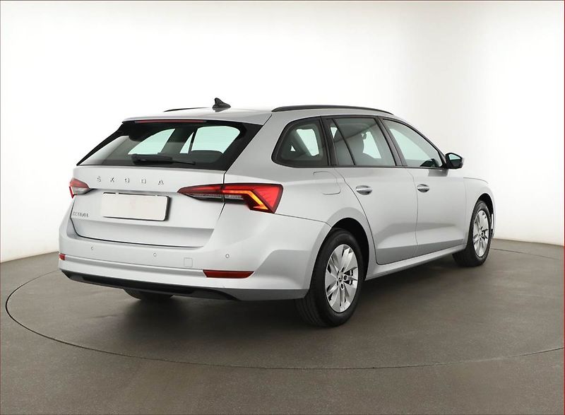 Škoda Octavia (2022) Ambition 2.0 TDI, ČR,1.maj - fotka 5 z 22