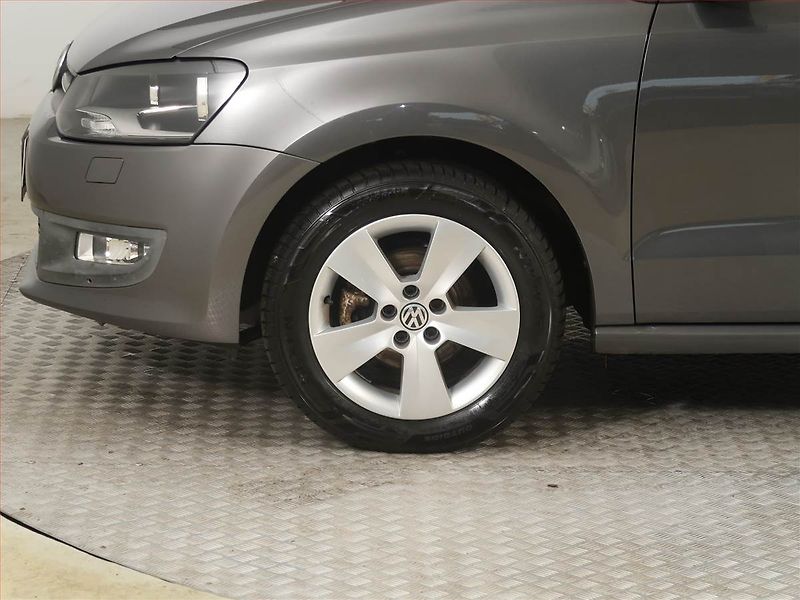 Volkswagen Polo (2009) 1.4, Vyhř. sedaček - fotka 14 z 15
