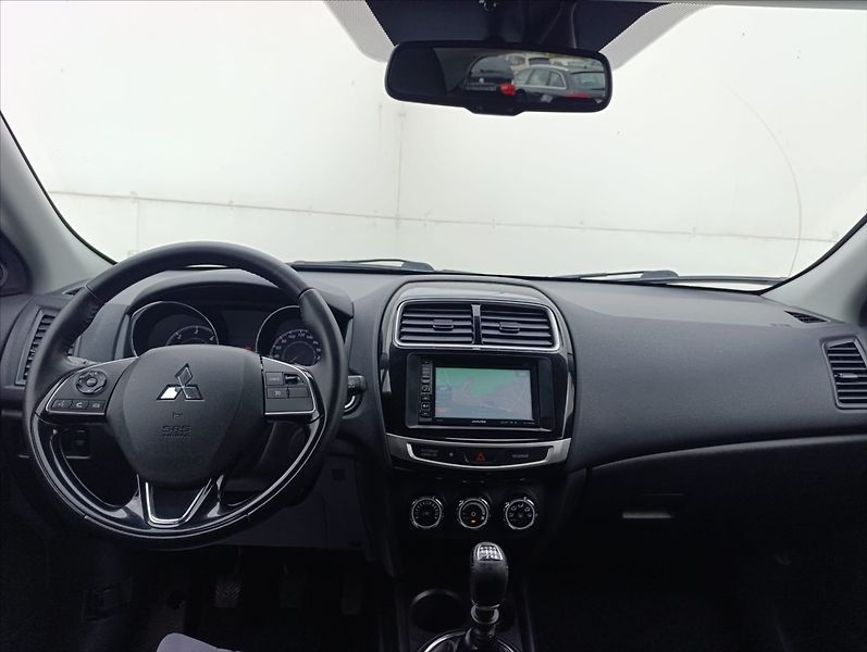 Mitsubishi ASX 1,6 DI-D 4x4 Kamera Navigace - fotka 15 z 37