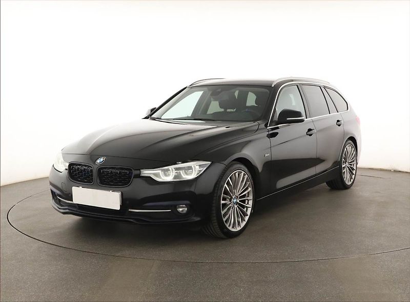 BMW Řada 3 (2016) 320 d, Navi, Tempomat - fotka 2 z 20