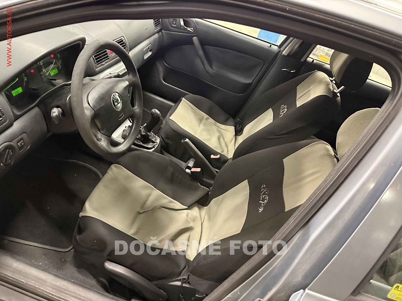 Škoda Octavia (2005) 1.6 i, 1.maj,ČR, Tour - fotka 3 z 3