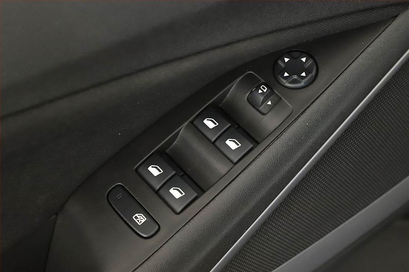 Opel Crossland X (2019) 1.2 Turbo, Automat, Tempomat - fotka 10 z 14