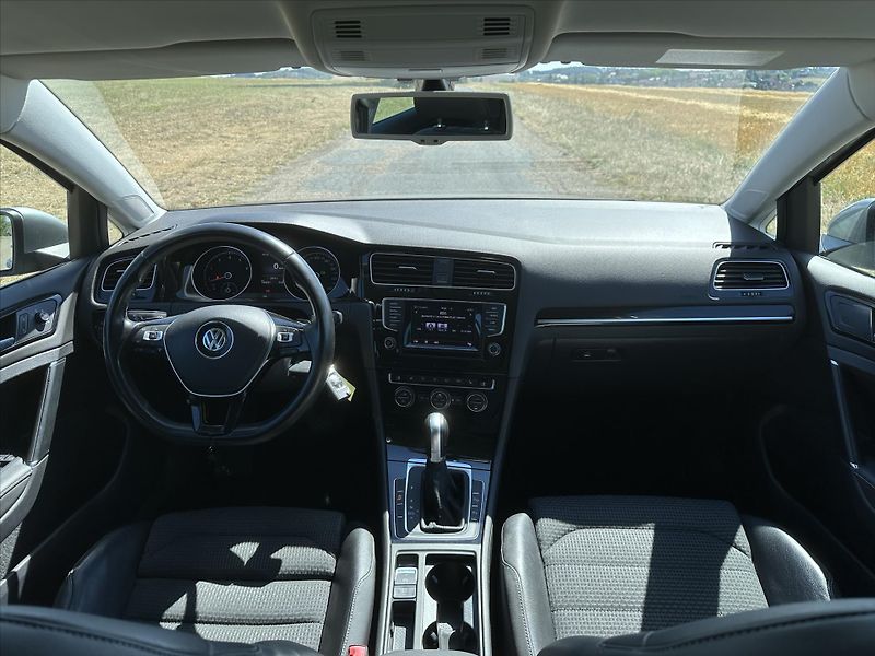 Volkswagen Golf 1,4 TSI 90kW DSG Highline Xeno - fotka 27 z 35