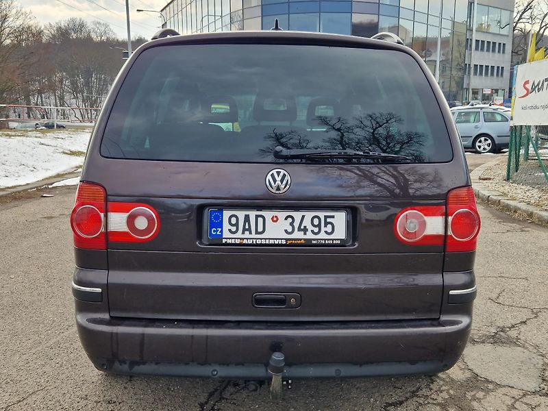 Volkswagen Sharan 2,0TDi na splátky všem! 7míst - fotka 6 z 11