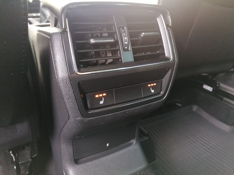 Škoda Karoq (2020) 1.6 TDi Style,Velká Výbava - fotka 20 z 41