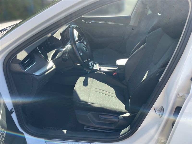 Škoda Octavia 2,0 TDI 85 Ambition - fotka 7 z 11
