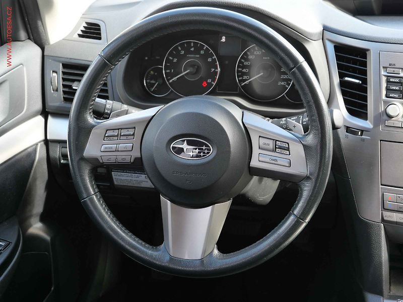 Subaru Legacy (2011) 2.5i 4x4, 1.maj,ČR, AT - fotka 14 z 17