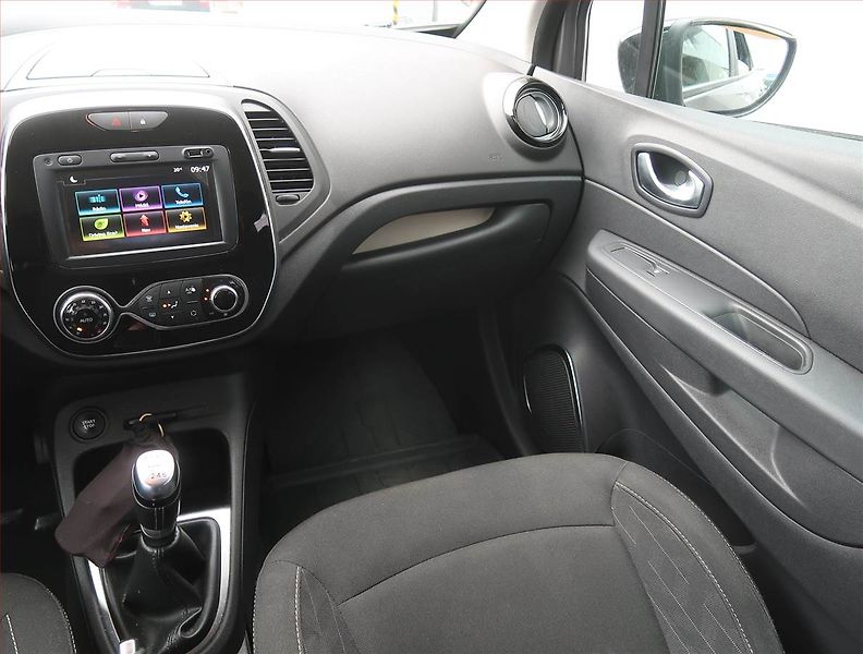 Renault Captur (2019) 1.3 TCe, Serv.kniha, Navi - fotka 8 z 18
