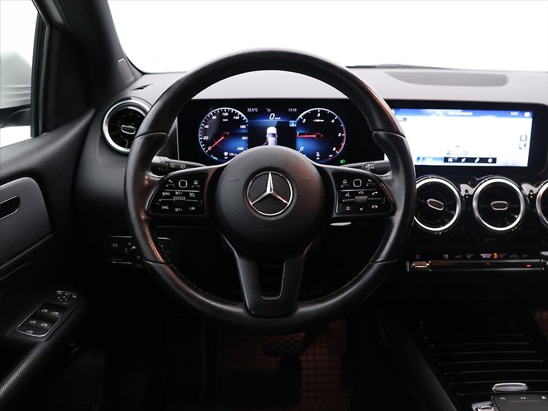 Mercedes-Benz Třídy B 1,5 180d 85kW Aut. Led Navi CZ - fotka 21 z 36