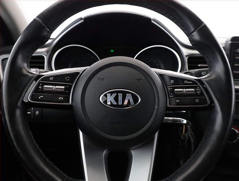 Kia Ceed (2019) 1.4 T-GDI, Serv.kniha - fotka 8 z 19