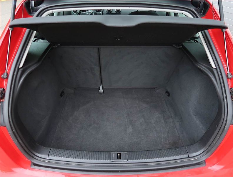 Audi A3 (2010) 1.2 TFSI, Xenony - fotka 13 z 15