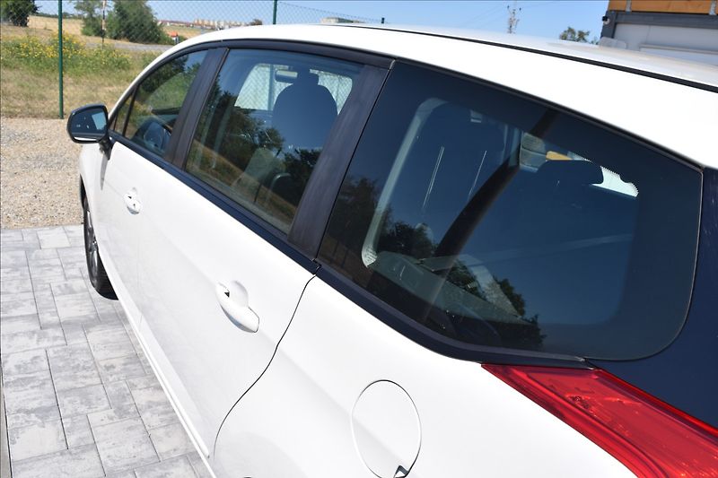 Peugeot 5008 1,6 HDI 84KW AUTOMAT PO SERVIS - fotka 11 z 49
