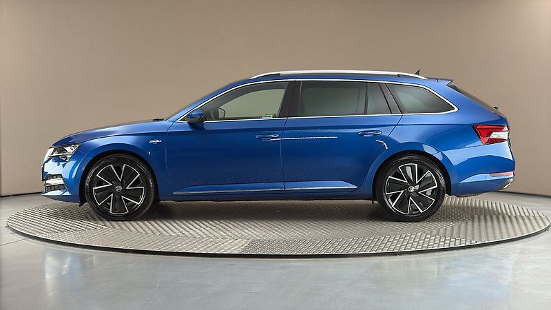 Škoda Superb 2.0 TDI DSG L&K Combi - fotka 4 z 36