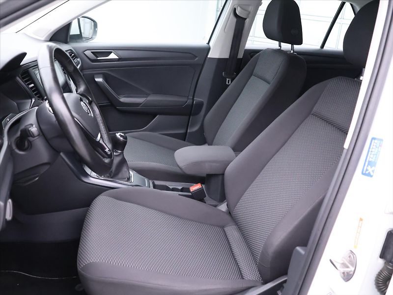Volkswagen T-Roc 1,0 TSI 85kW Aut.klima CZ - fotka 11 z 34
