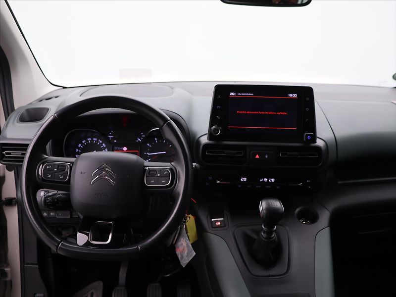 Citroën Berlingo 1,5 BlueHDI 96kW Shine XL CZ - fotka 24 z 25
