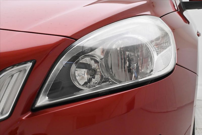 Volvo V60 1,6 D2 84 kW Manuál Kinetic - fotka 27 z 29