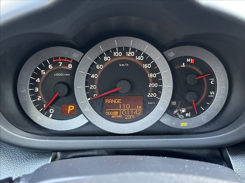 Toyota RAV4 2,0 158PS  Life A/T 4x4 - fotka 37 z 51