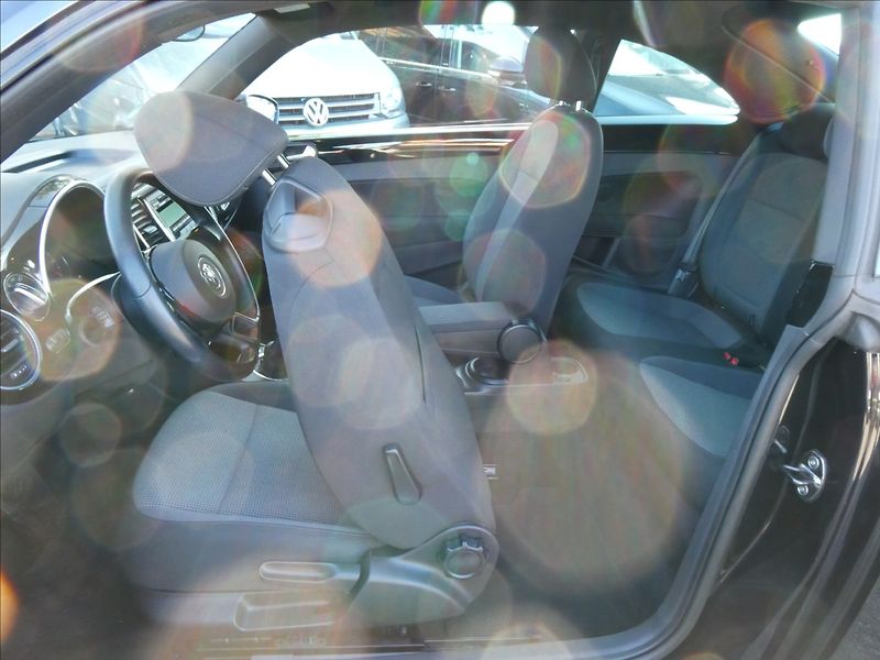 Volkswagen Beetle 1,2 TSi 77kW,1.maj.,po servise - fotka 17 z 52