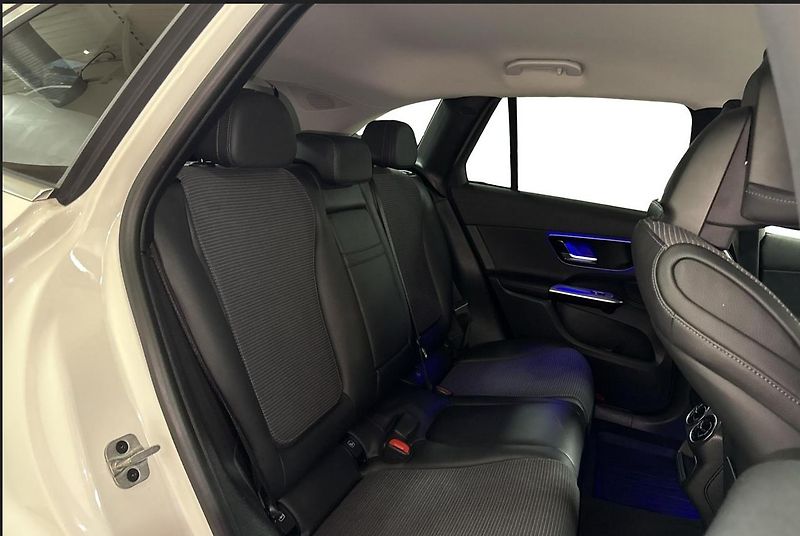 Mercedes-Benz GLC 300 e 4MATIC AMG Tažné - fotka 11 z 19