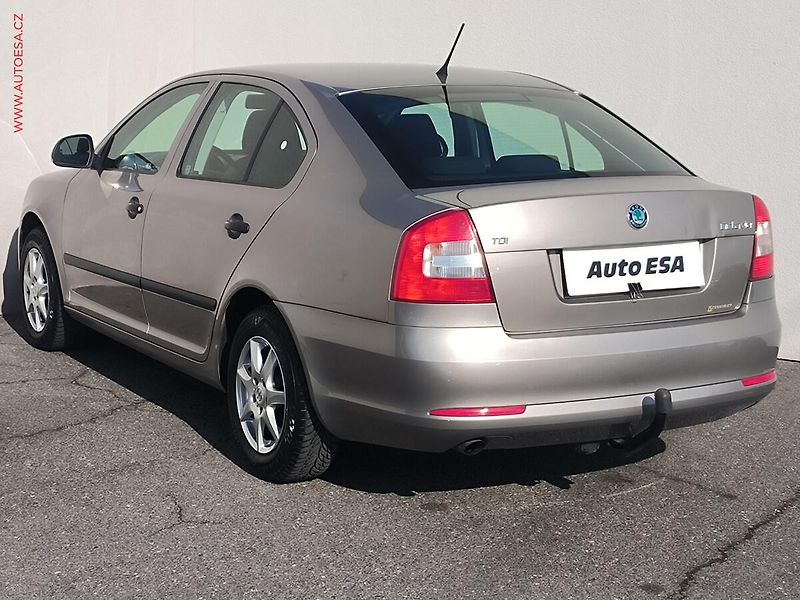 Škoda Octavia (2013) 1.6 TDI, 2.maj,ČR, Active - fotka 6 z 15