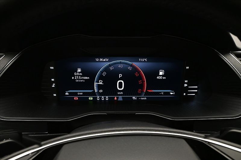 Škoda Superb 2,0 TDI 110 KW DSG STYLE Záruk - fotka 16 z 33