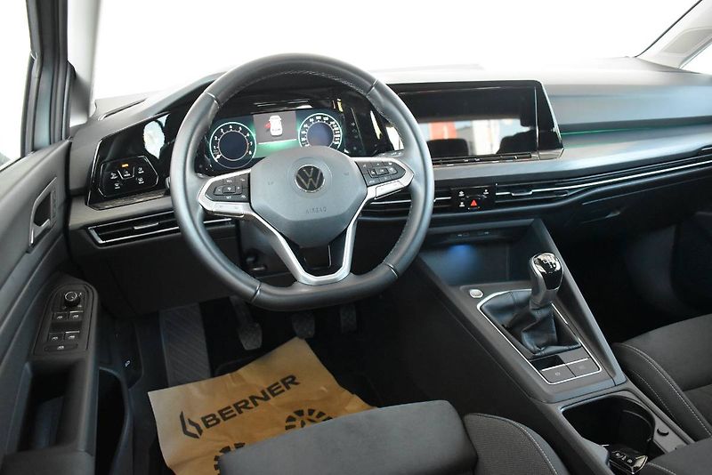 Volkswagen Golf (2021) 1.5TSI 96kW, LED - fotka 5 z 23