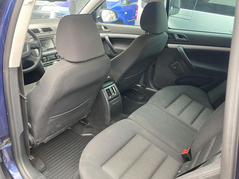 Škoda Octavia (2011) 2.0 TDi Scout bez koroze - fotka 15 z 22