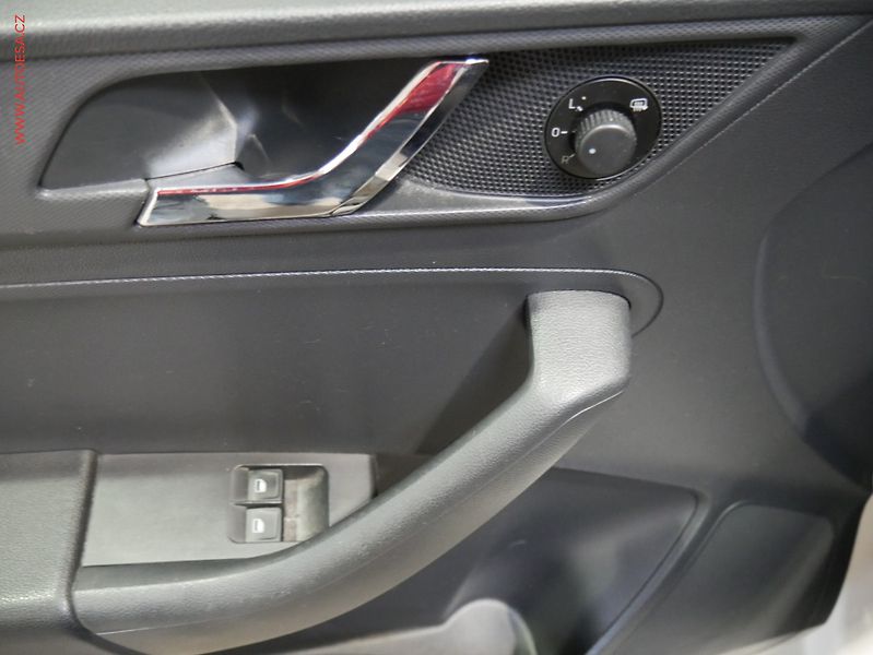 Škoda Rapid (2013) 1.2 TSi, ČR, AC - fotka 11 z 15