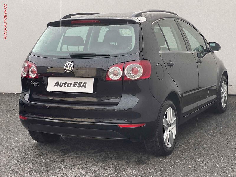 Volkswagen Golf Plus (2010) 1.6 i, Comfortline, park - fotka 4 z 16