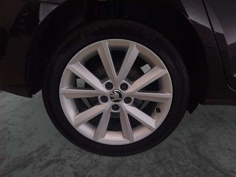 Škoda Rapid (2012) Ambition 1.2 TSI, Serv.kniha - fotka 15 z 16