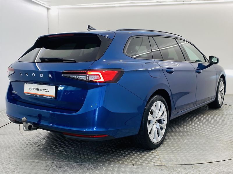 Škoda Superb 2,0 TDI 110kW DSG Selection - fotka 2 z 20