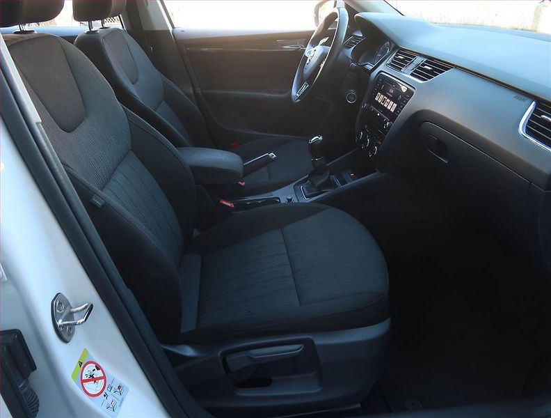 Škoda Octavia (2020) 1.5 TSI, Serv.kniha, Tempomat - fotka 9 z 17