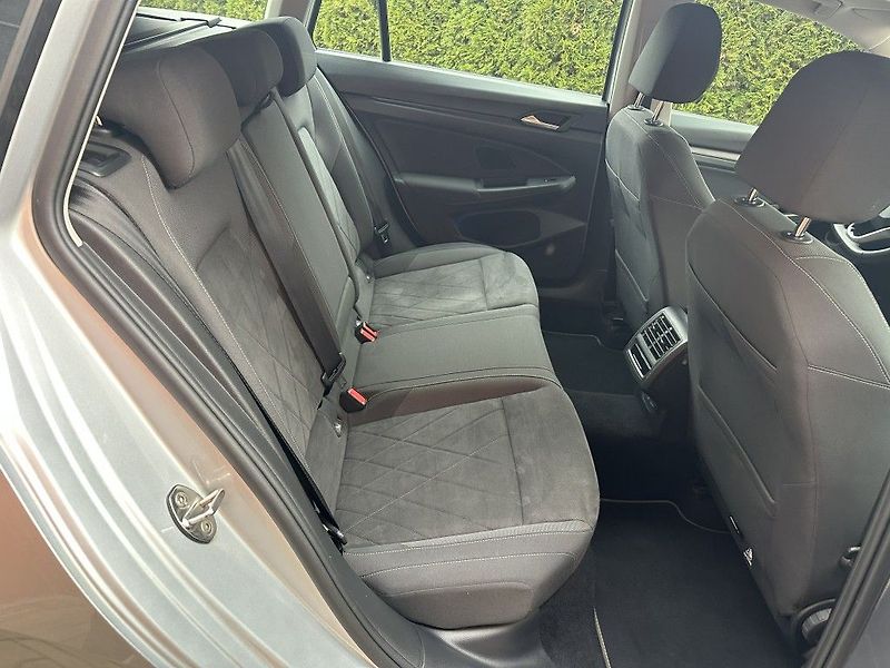 Volkswagen Golf 1.5 TSi 110kW - fotka 19 z 24